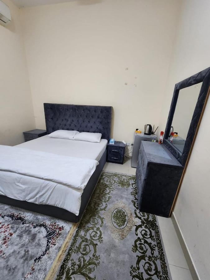 Couple With Attached Bathroom * Dubaï
