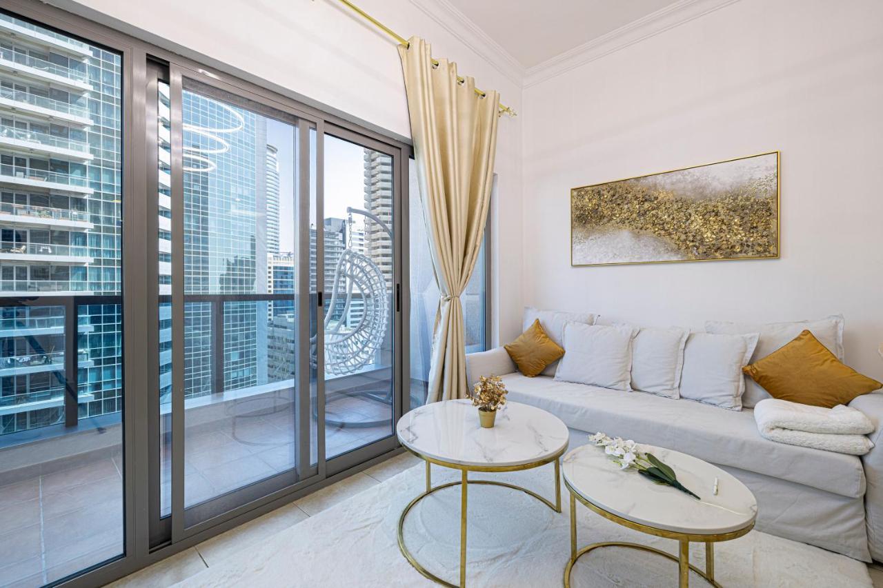 Luxury And Spacious Full Marina View