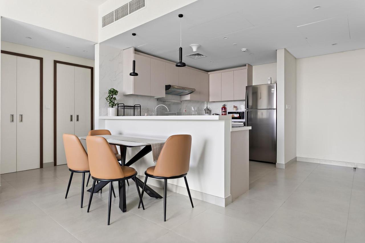 Luxury 1br With Pool, Gym, Parking & Fast Wifi Apartment