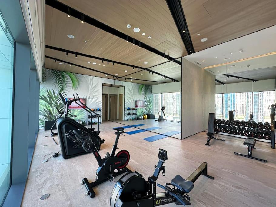Higuests - High Level Luxury With Marina Views