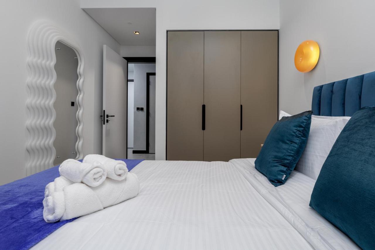 Apartment Waves Homes - Premium 1br Overlooking Burj Khalifa *
