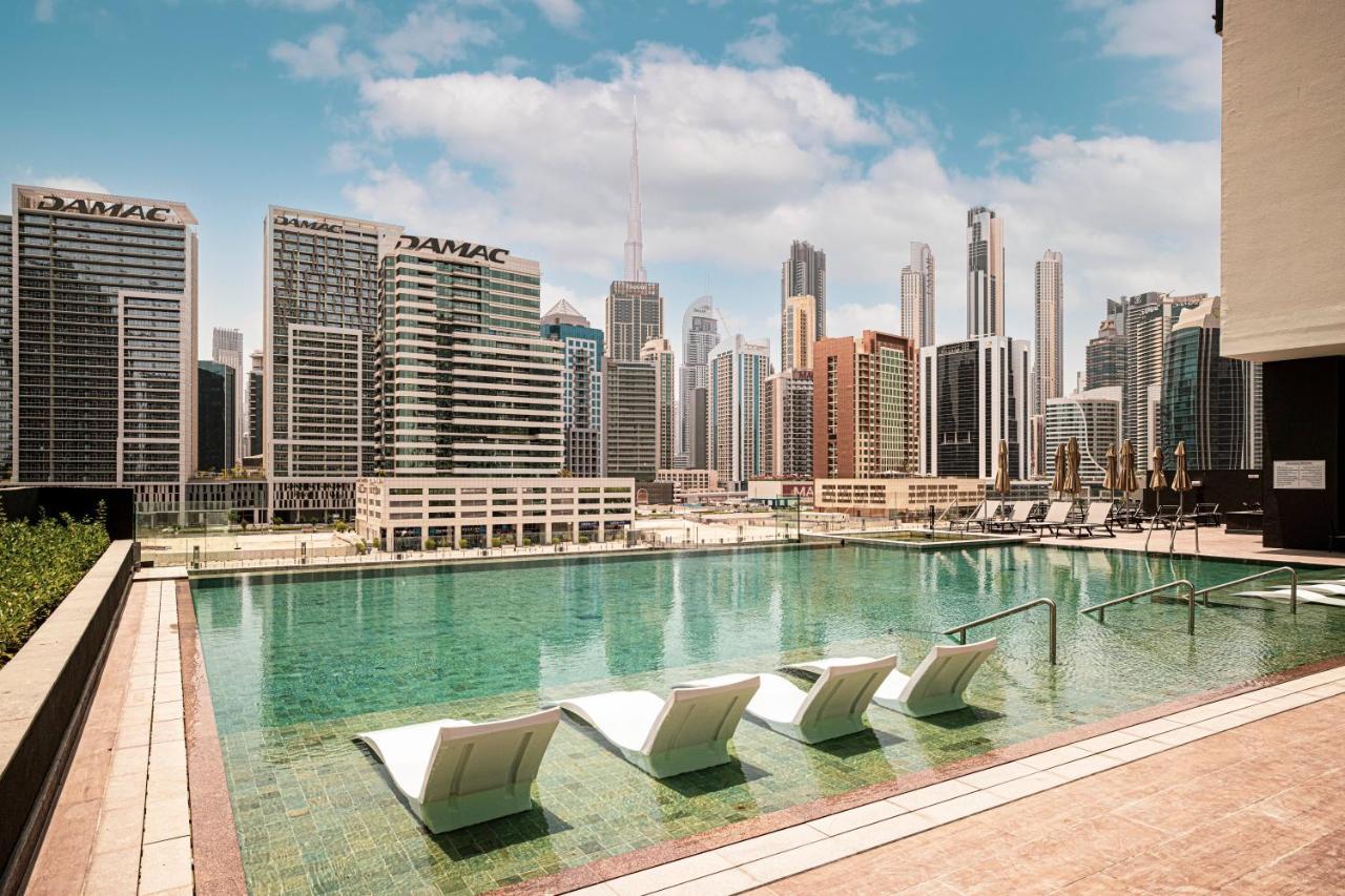 Waves Homes - Premium 1br Overlooking Burj Khalifa Apartment