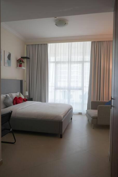 Step Into Serenity - Discover Modern Living In 1br With Panoramic Views In Marina Near Jbr Walk, And Bla Bla Club
