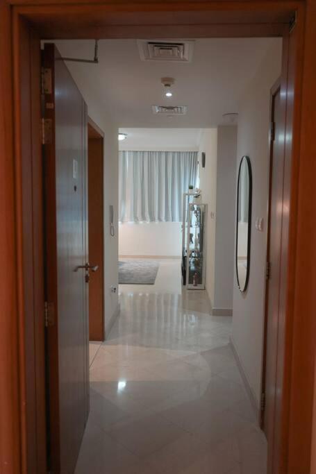 Step Into Serenity - Discover Modern Living In 1br With Panoramic Views In Marina Near Jbr Walk, And Bla Bla Club Apartamento *