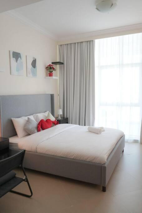 Step Into Serenity - Discover Modern Living In 1br With Panoramic Views In Marina Near Jbr Walk, And Bla Bla Club * Dubái