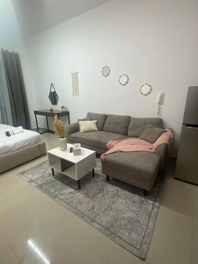 Spacious In Marina With Balcony Dubái