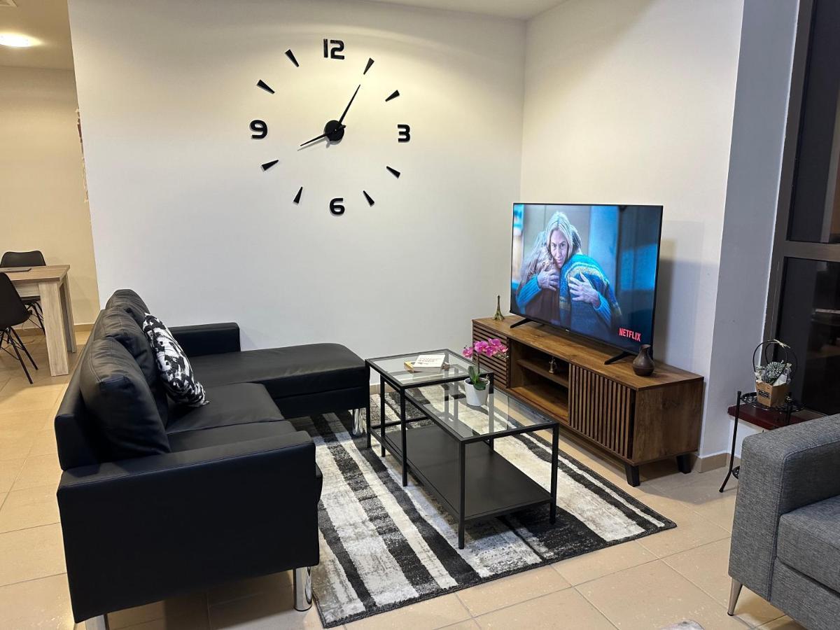 Vandrerhjem Moonlight Jbr - 2min Walk To Jbr Beach - Gym - 2min Metro Station - Poll *