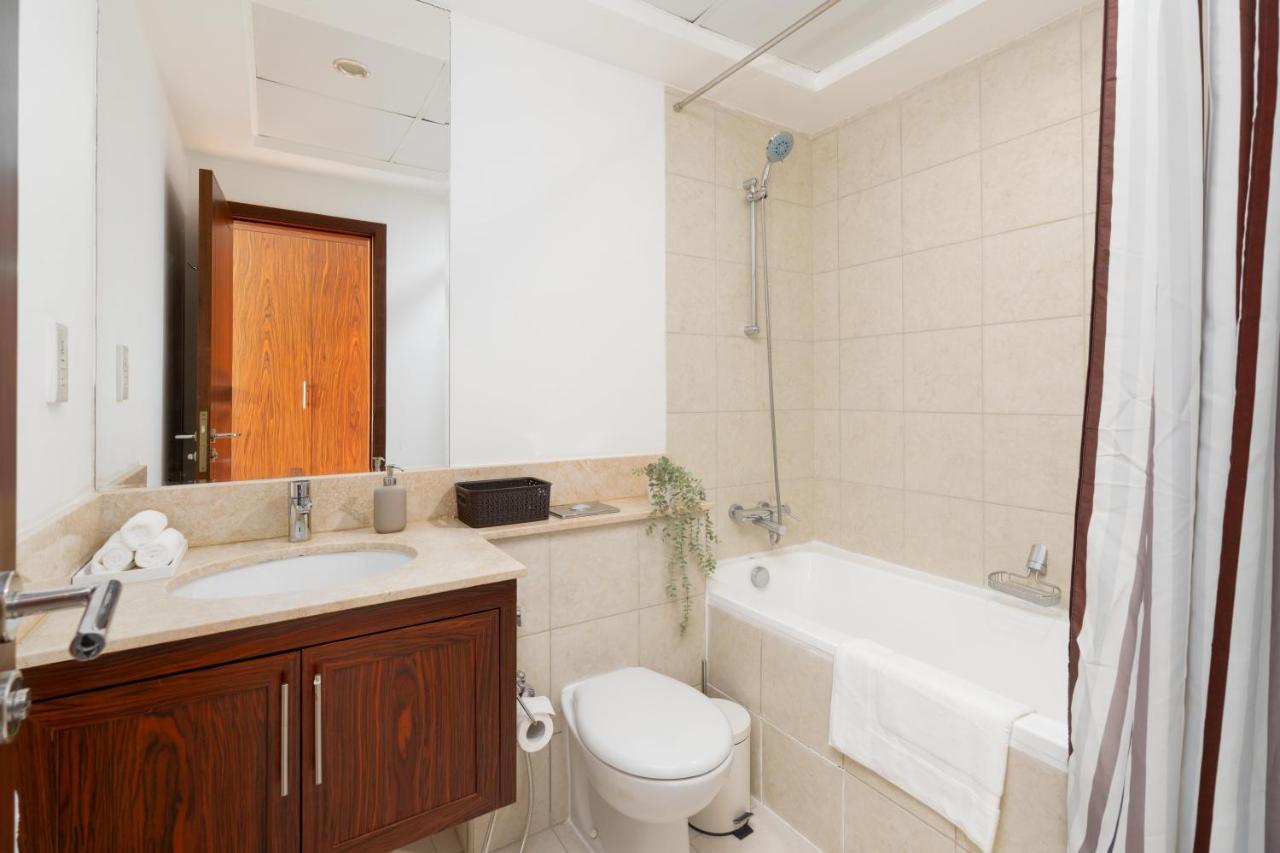 King 2 Bedroom With Burj Khalifa & Fountain View
