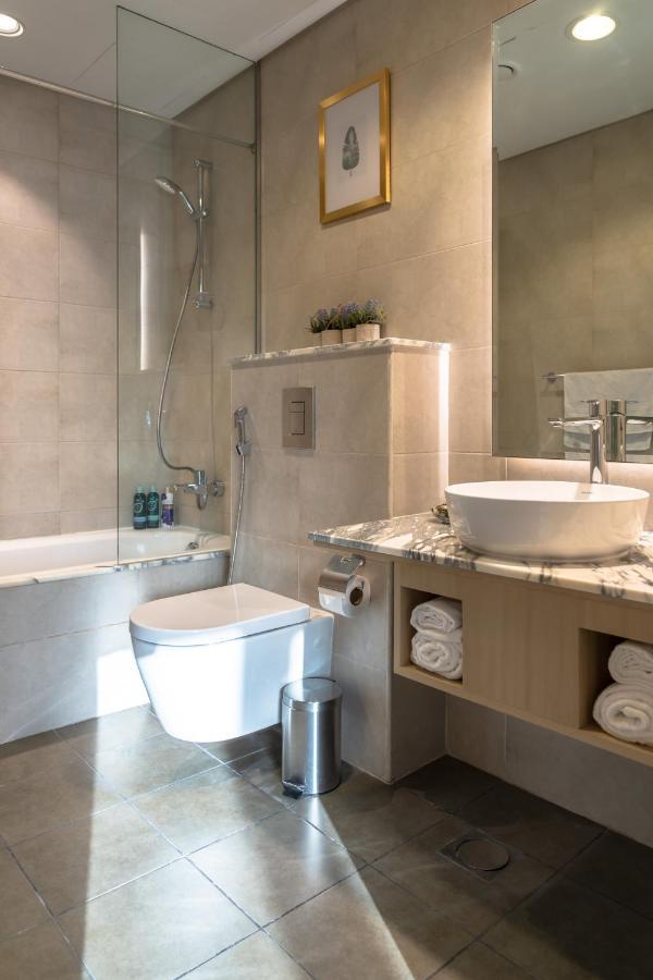 Magical Rooftop Pool In Downtown With Burj Khalifa & Sea View! Apartment