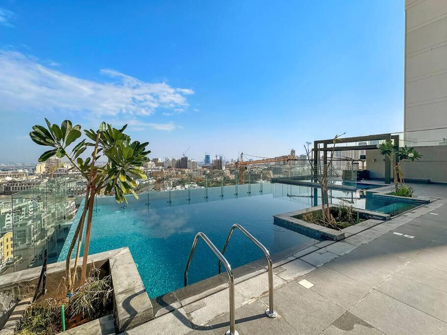 Stylish With Gym And Pool Appartement Dubaï