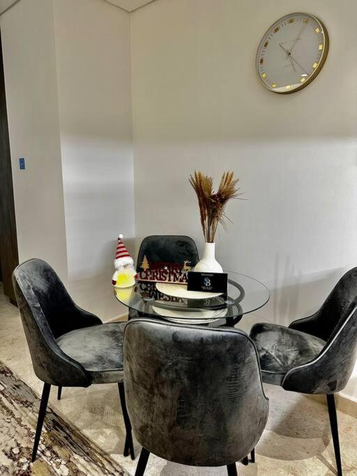 Luxurious Studio In Business Bay Apartment *