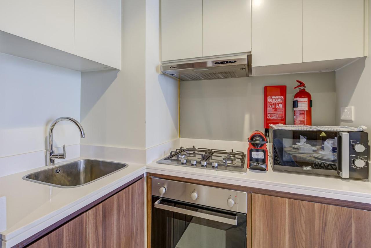 Two Bed Near Burj Khalifa Mall-5minuts-rva2705 * Dubái