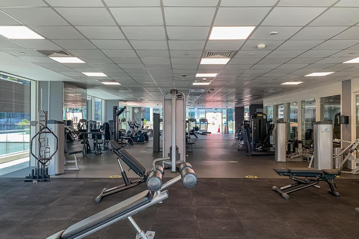Frank Porter - Marina Heights 1 * Dubai