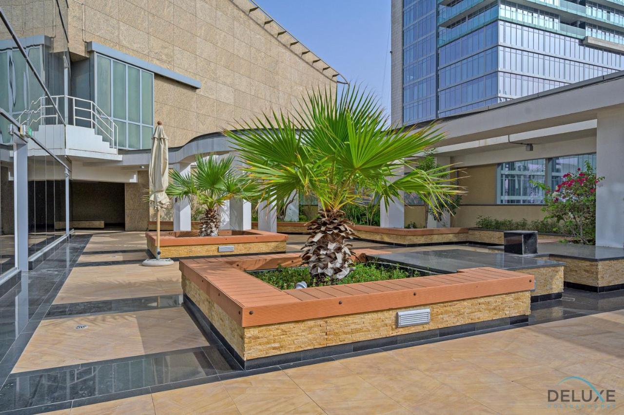 Amazing 2br At Sky Gardens Difc By Deluxe Homes