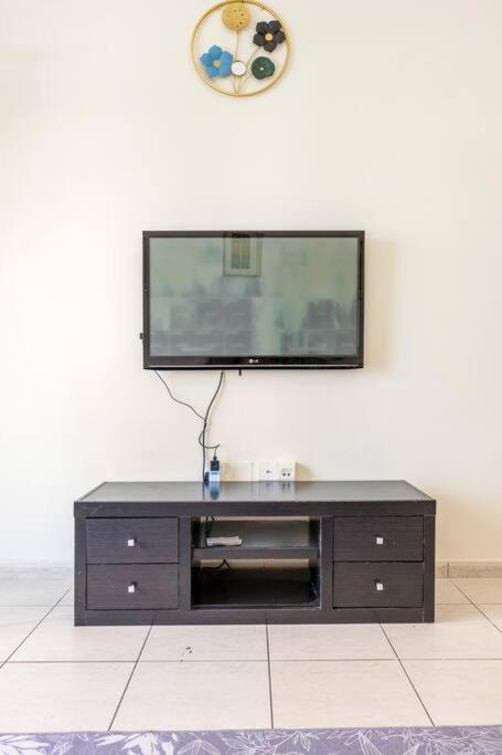 Amazing 1br At Silicon Oasis For Family Appartement Dubaï