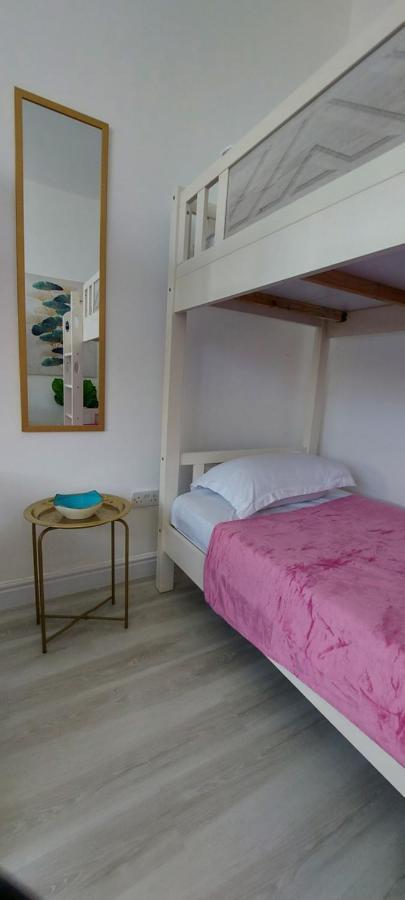 Casa Vera Vacations Hostal *
