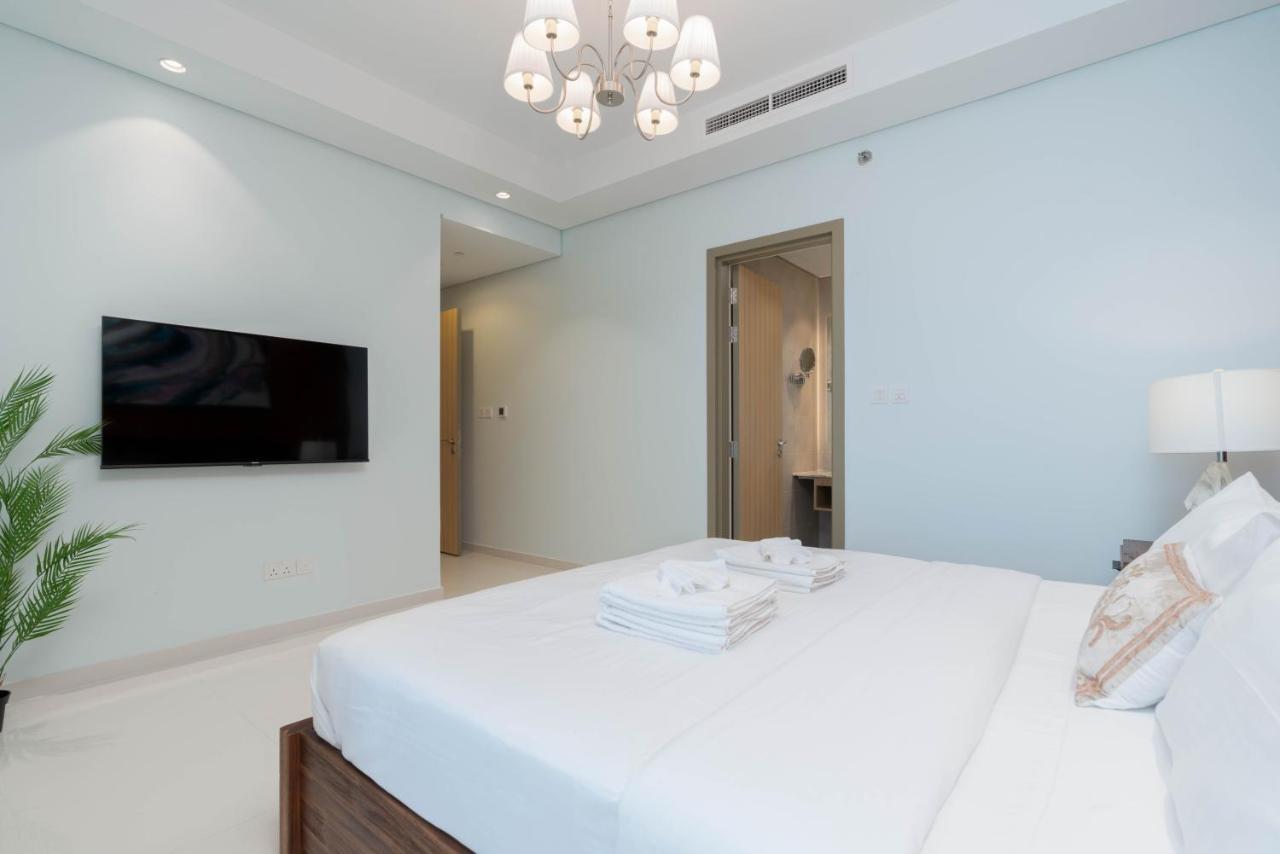 Lux Paramount Midtown I Ocean View Apartemen