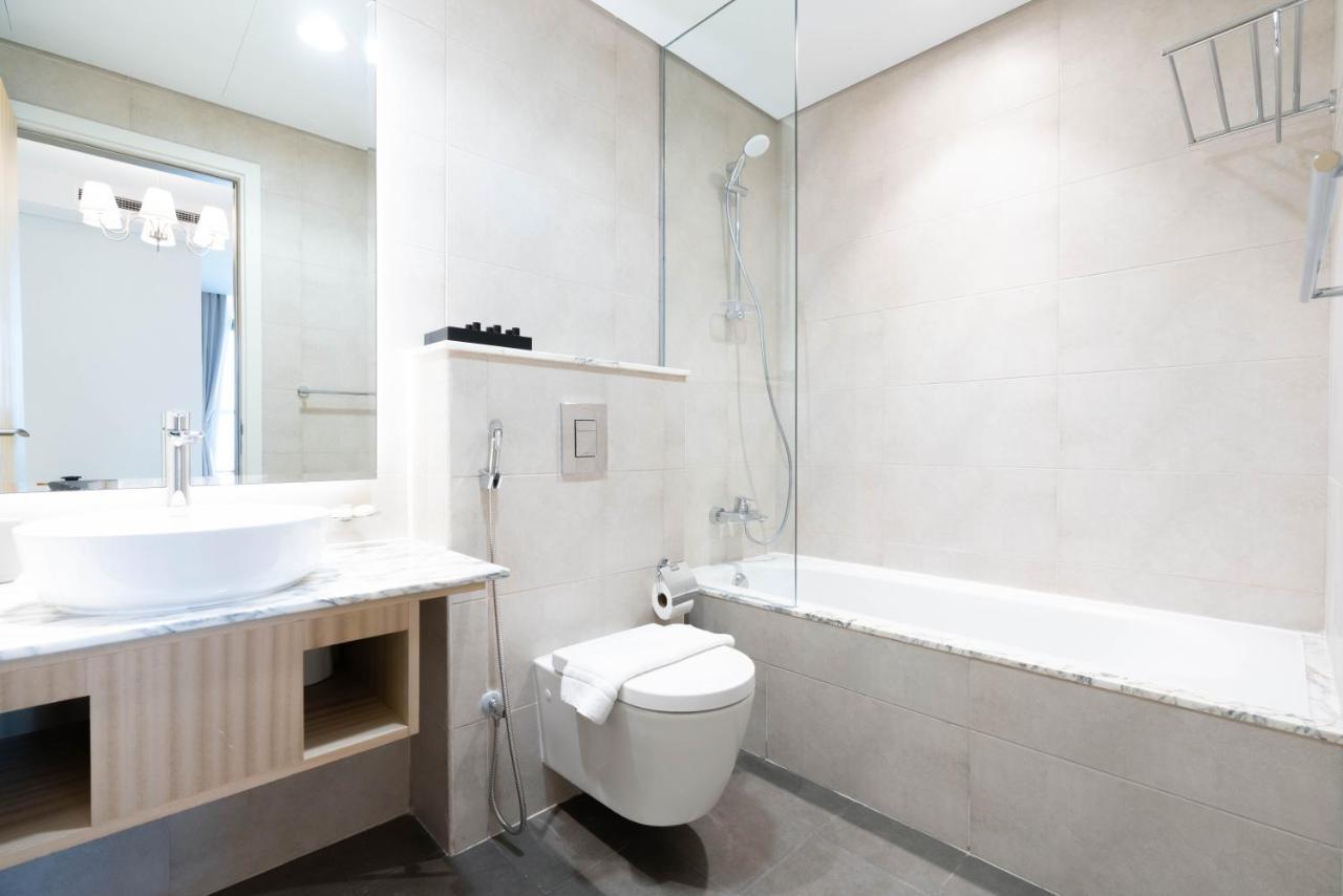 Lux Paramount Midtown I Ocean View Apartemen