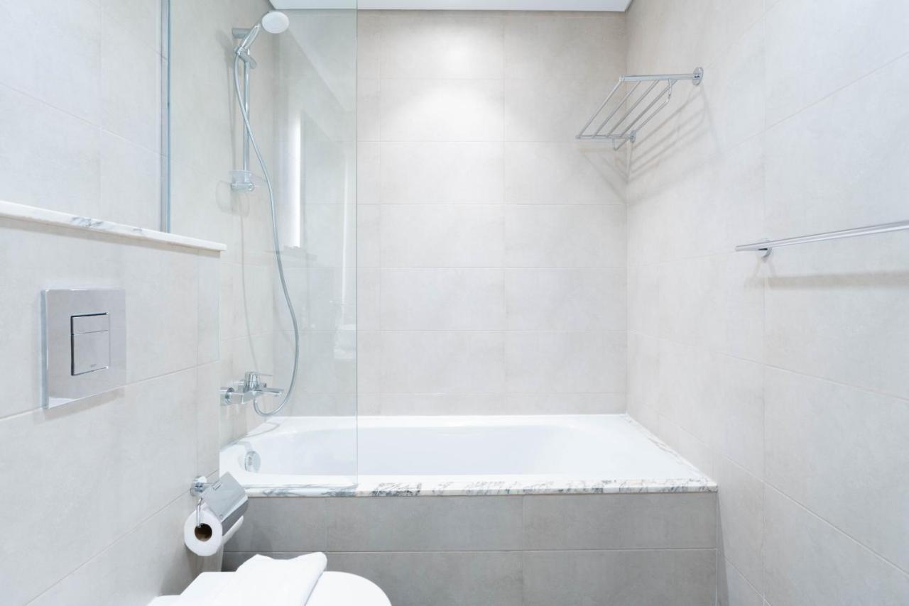 Lux Paramount Midtown I Ocean View * Dubai