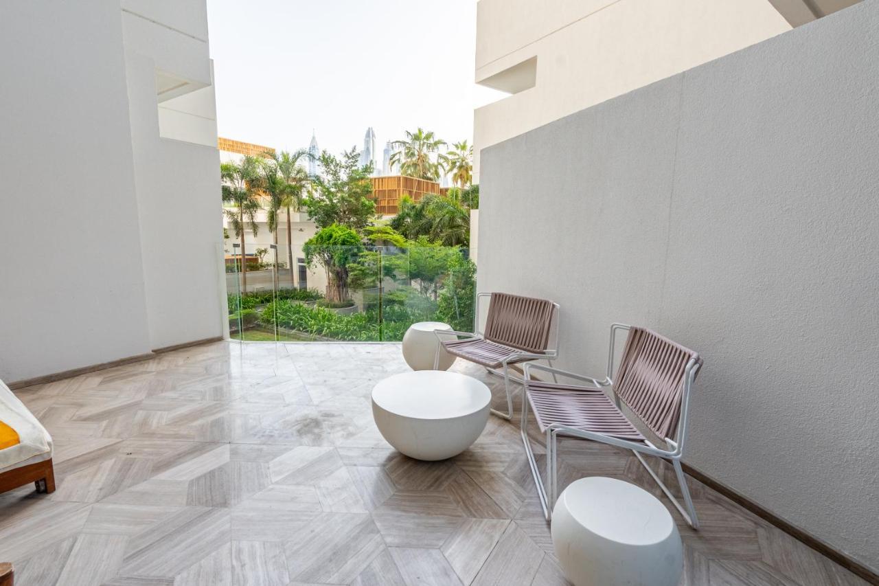 Daniels 3br And Maid's In Five Palm With Garden View * Dubai