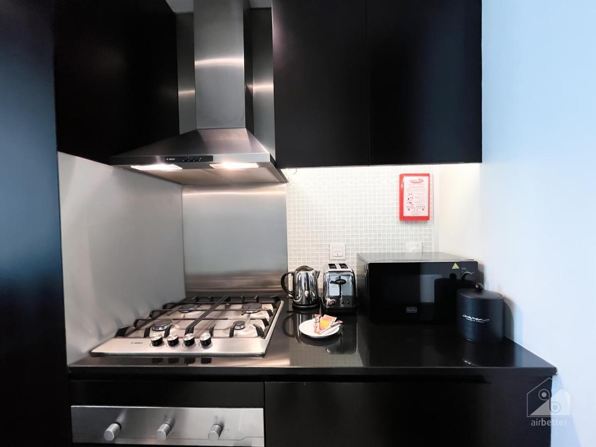 Stunning With Balcony & Incredible Views Apartamento Dubái