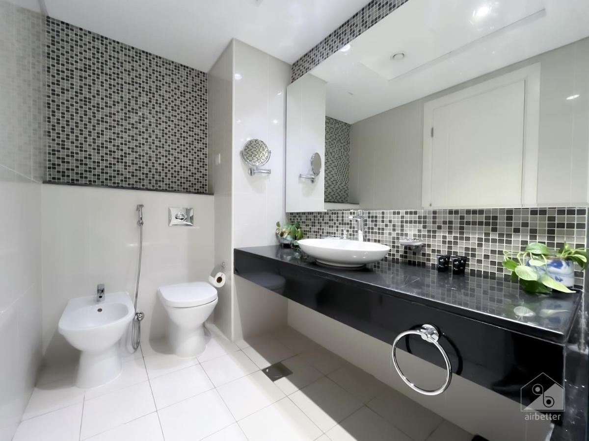 Stunning With Balcony & Incredible Views Apartamento Dubái