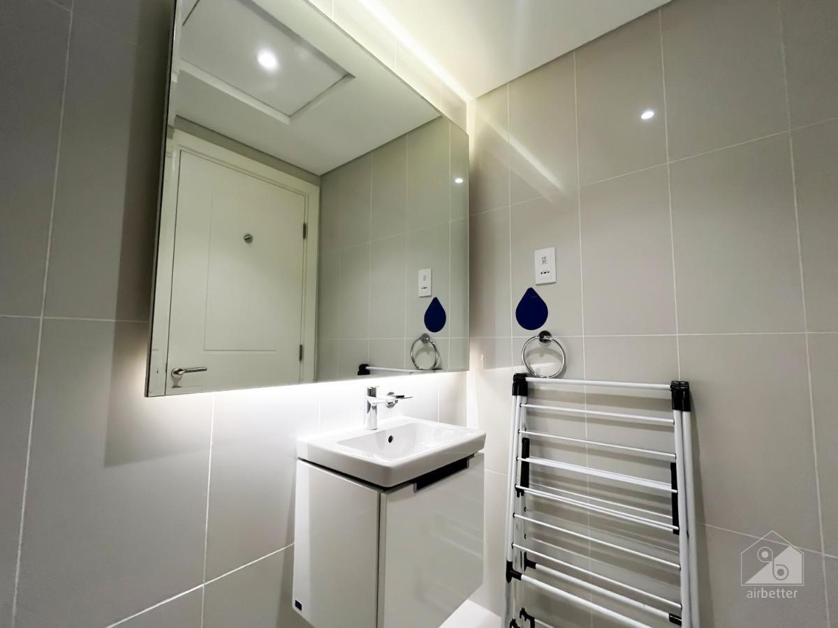 Stunning With Balcony & Incredible Views Apartamento Dubái
