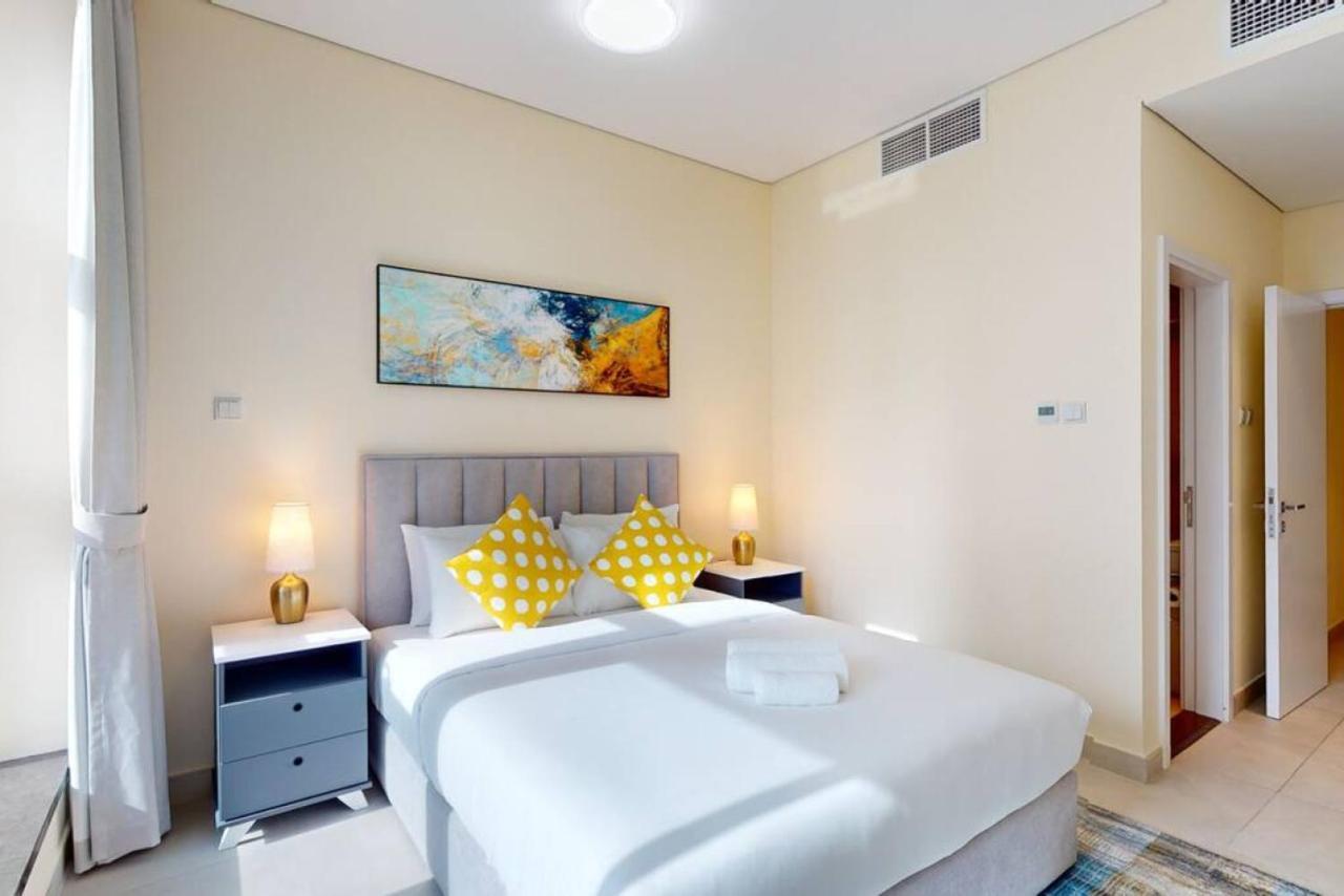 Marina Arcade - Neat Two Bedroom Appartement Dubaï