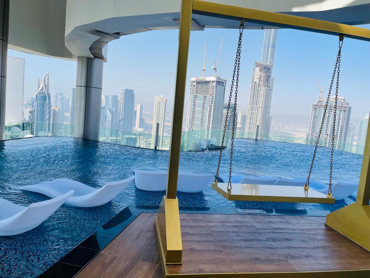 Magical Rooftop Pool In Downtown With Burj Khalifa & Sea View! Apartment