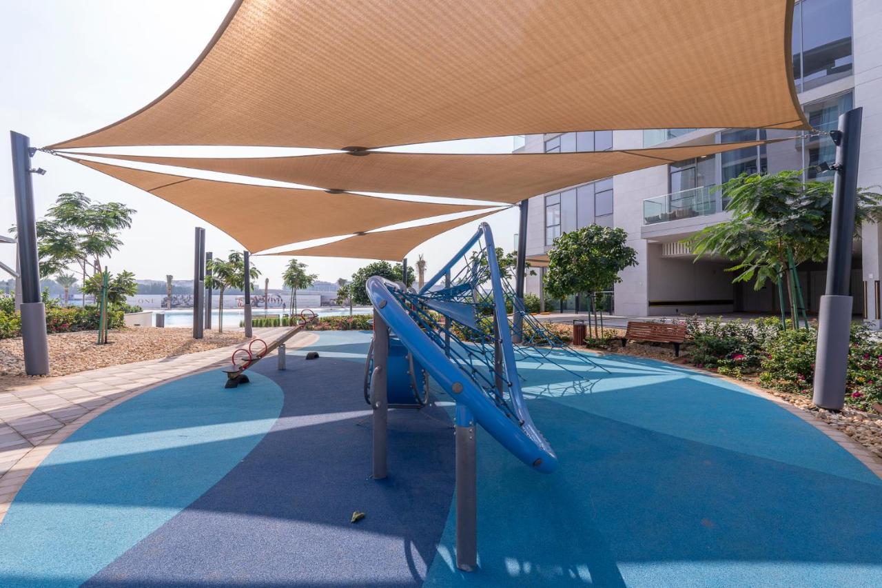 Crystal Water Lagoon Living In District One * Dubai