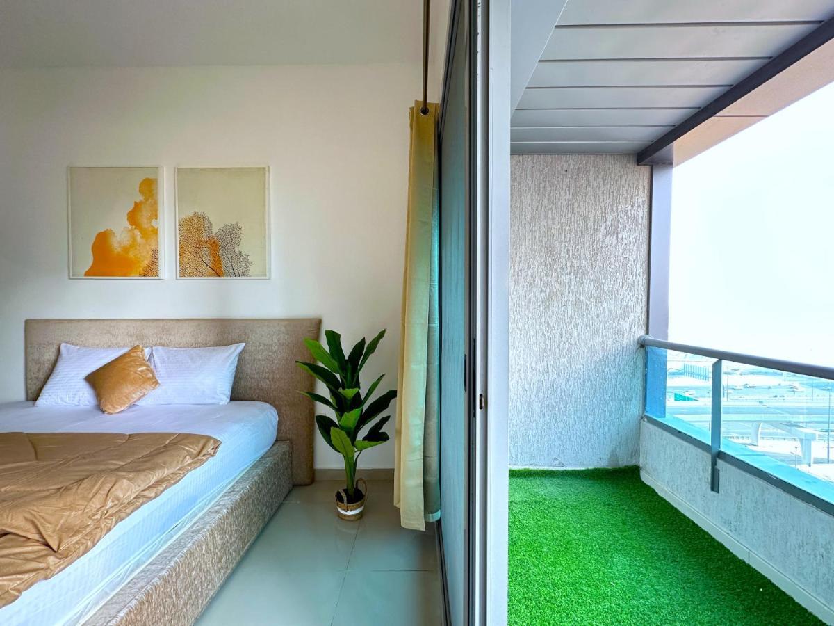 Luxury & Centric Flat With Balcony Views In Marina * Dubaï