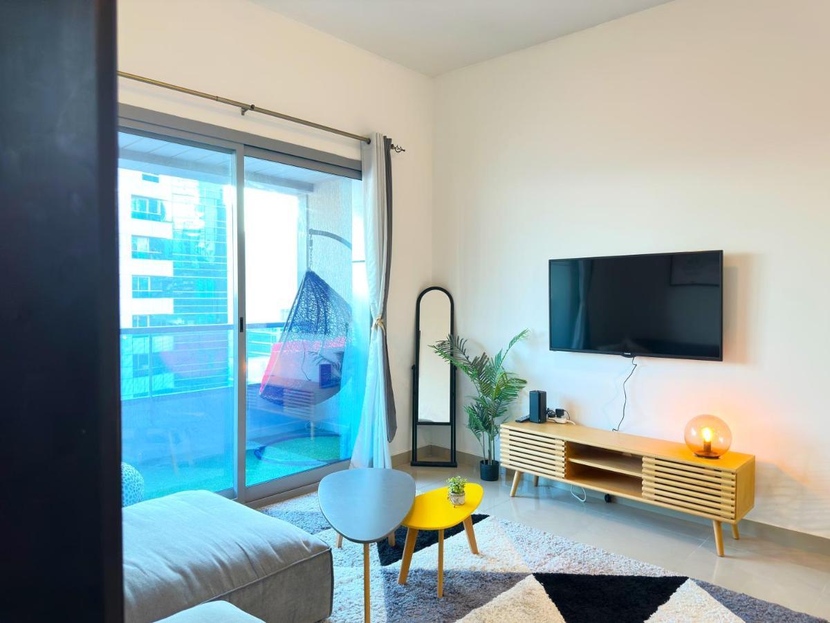Luxury & Centric Flat With Balcony Views In Marina Appartement Dubaï