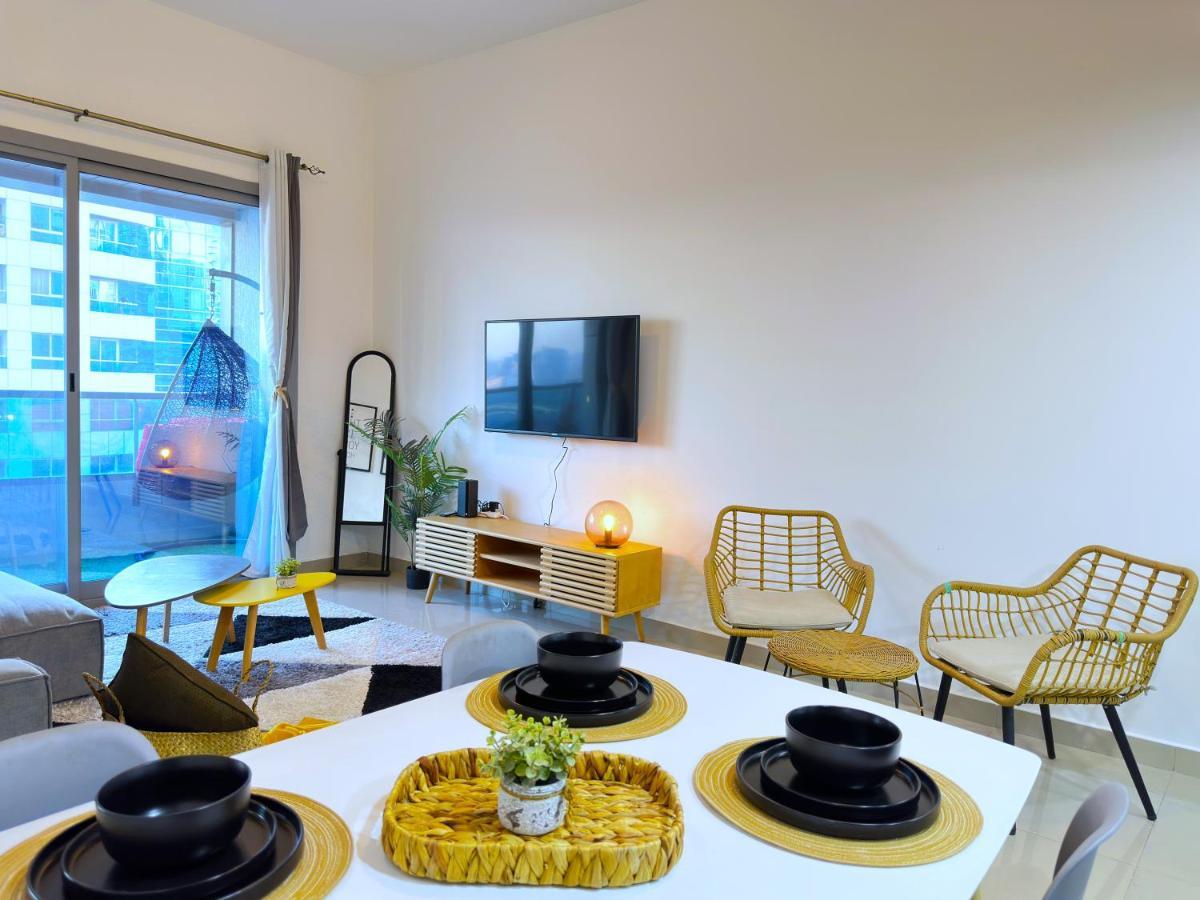 Luxury & Centric Flat With Balcony Views In Marina * Dubaï