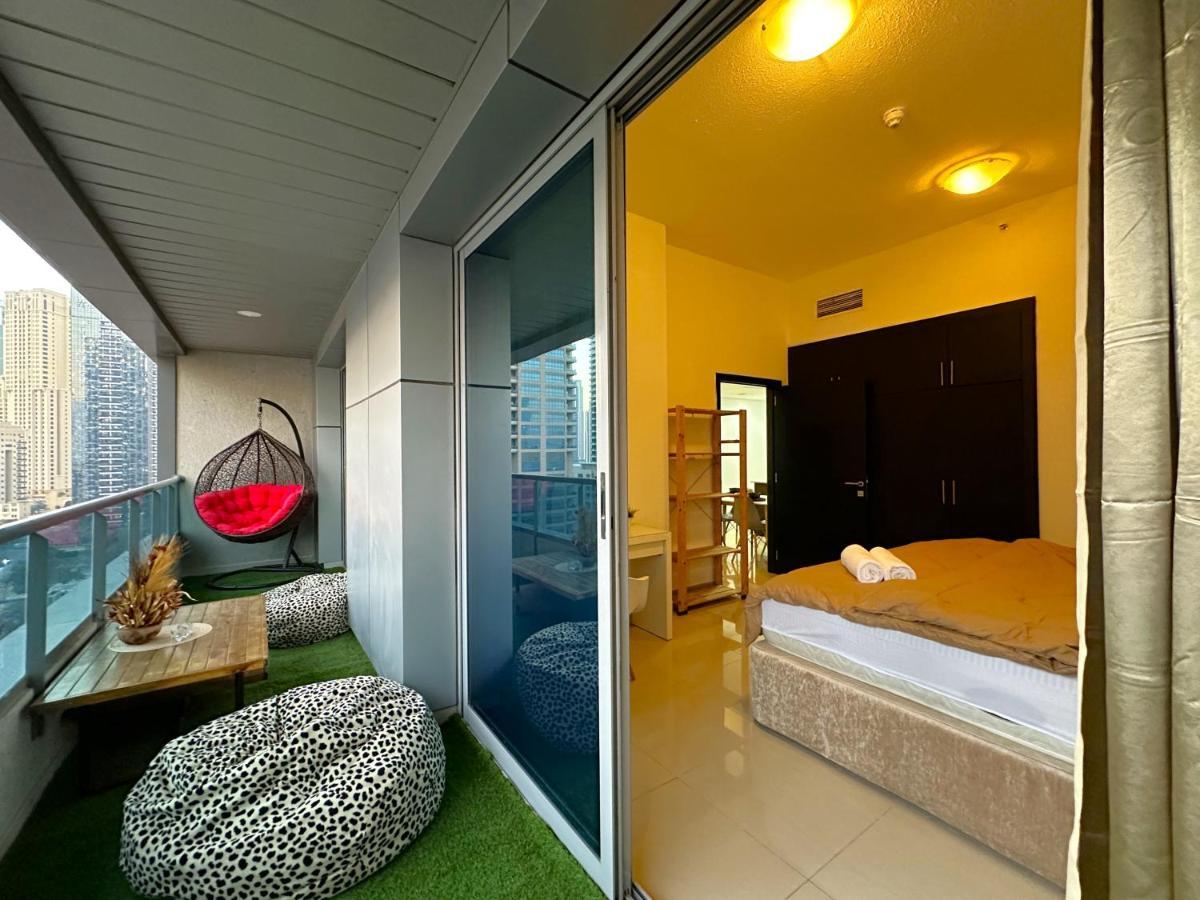 Luxury & Centric Flat With Balcony Views In Marina Appartement Dubaï