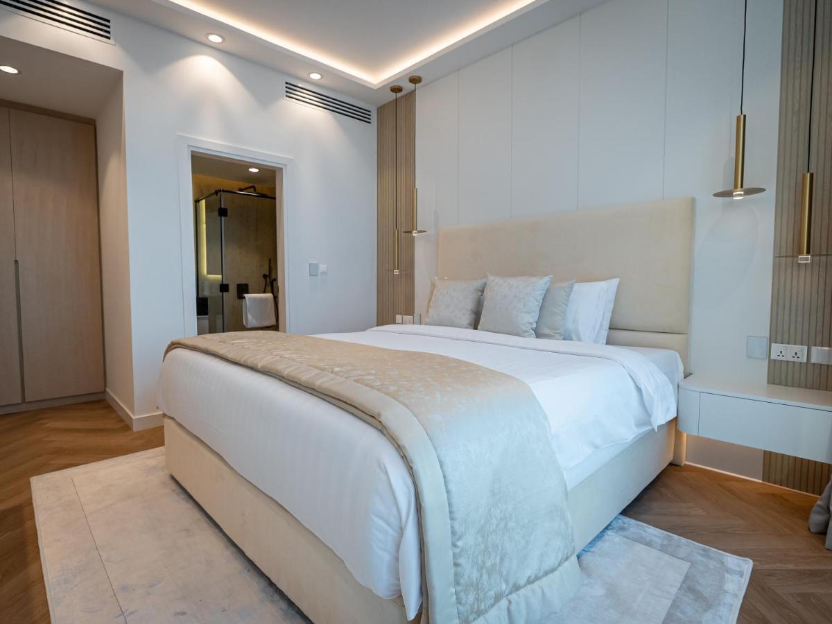 Daniels Sea View 2br In Oceana The Palm Jumeirah *