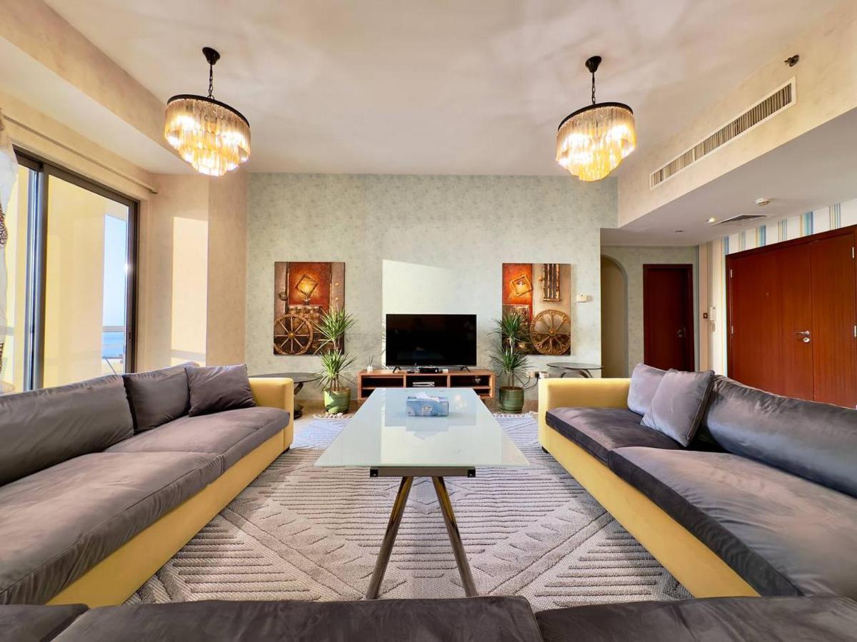 Ar Holiday Jbr 2 Albergue *