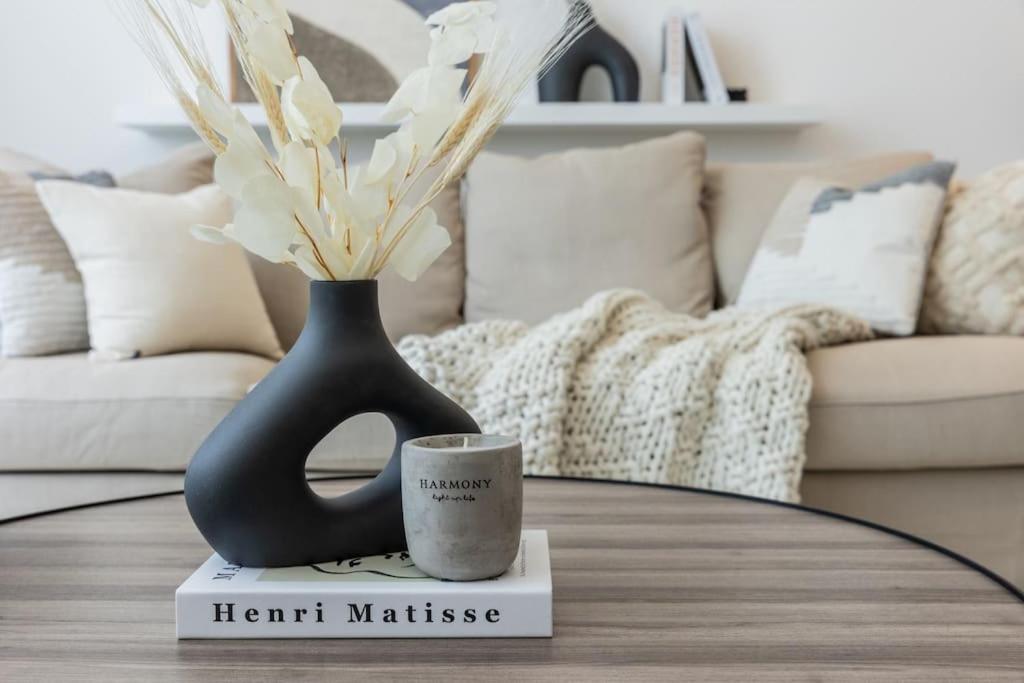 Higuests - Step Into Heaven In Lakeside Appartement Dubaï