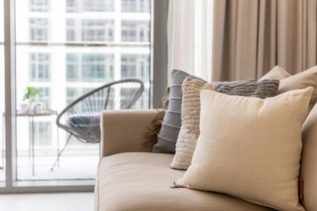 Higuests - Step Into Heaven In Lakeside Appartement