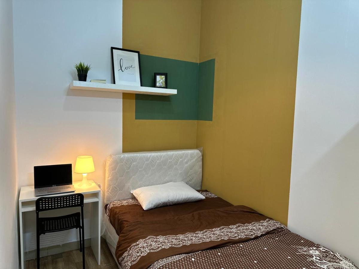 Gazde/Camere de închiriat Budget Double Partition In Barsha Heights Near Metro