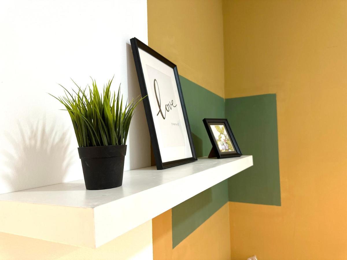 Budget Double Partition In Barsha Heights Near Metro Gazde/Camere de închiriat *
