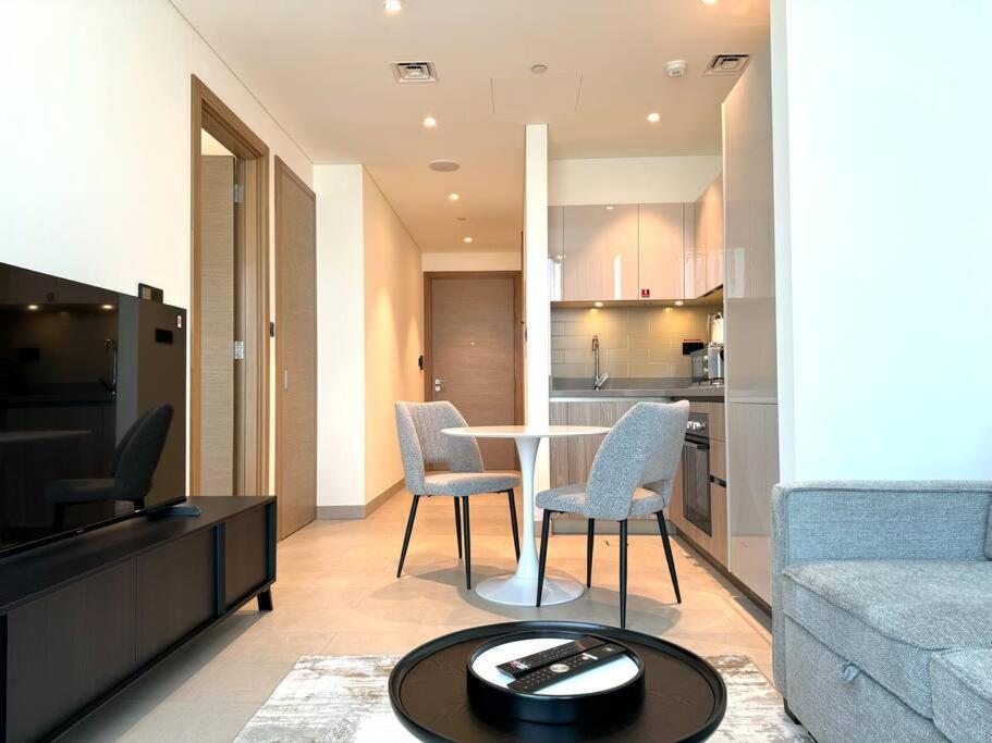 Stylish Brand New 1 Bedroom