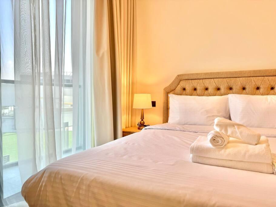 Appartement Stylish Brand New 1 Bedroom Dubaï