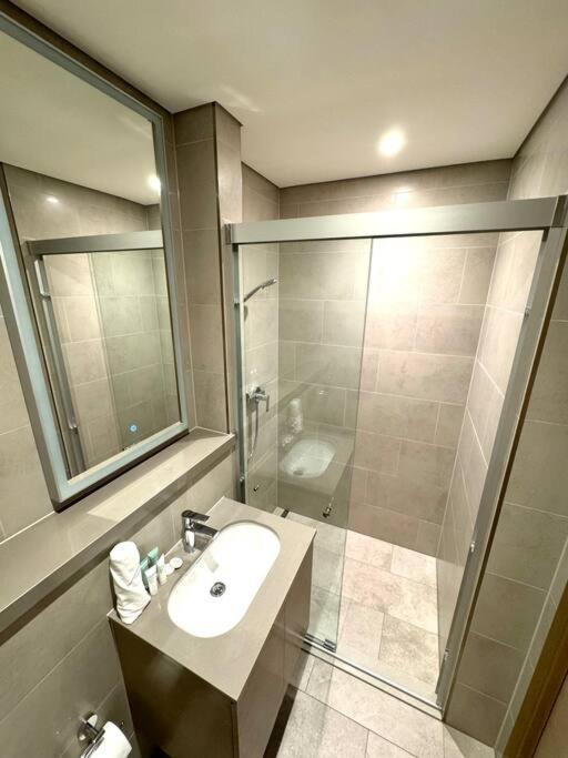 Appartement Stylish Brand New 1 Bedroom *