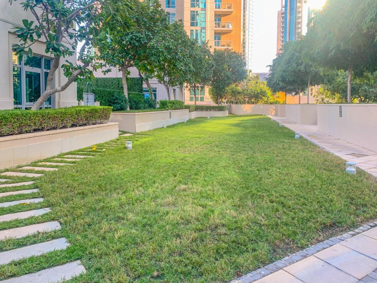 Homesgetaway-the Residences Tower 1 3br Downtown-emaar
