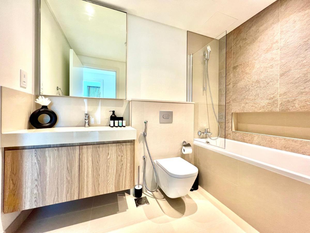 Downtown Views 1br - Mall, Fountain & Burj Khalifa Access Apartemen Dubai