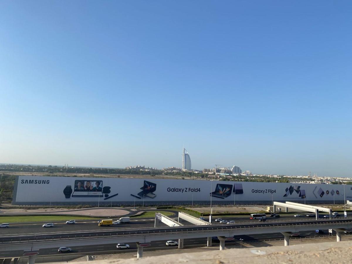 Huge In Al Barsha 1 Near Mashreq Metro Alloggio in famiglia *
