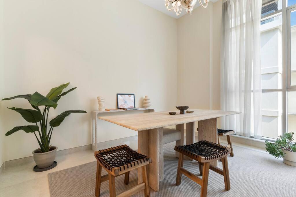 Larbi Luxurious 1br In Polo Dubái