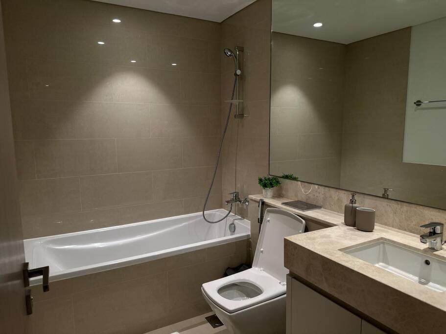 Burj Khalifa View - Modern 1bdr * Dubai