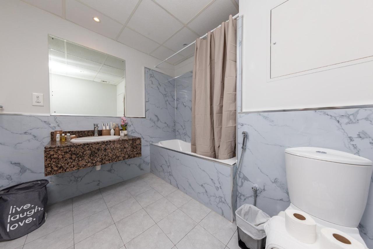 Apartment Spacious 2br In Jbr 5min Walk To The Beach *