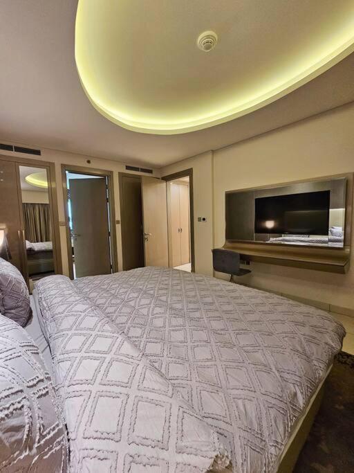 Luxury Paramount Tower 2br D582 Appartement *